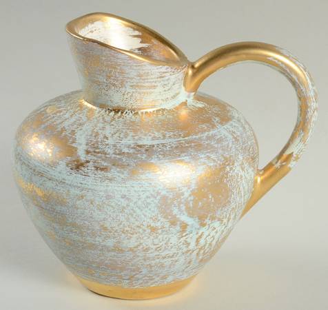 Antique Gold (Gold on Green Body) 32 Oz Pitcher
