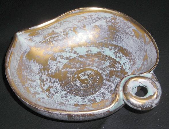 Antique Gold (Gold on Green Body) 6" Heart Shaped Bowl