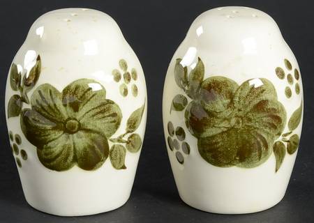 Blossom Ring Salt & Pepper Set