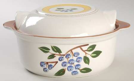 Blueberry 1.5 Qt Round Covered Casserole