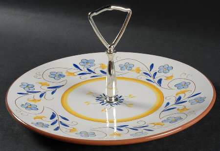Fairlawn Round Serving Plate with Handle (DP)