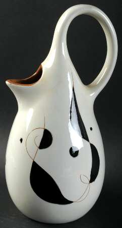 Lyric 32 Oz Pitcher