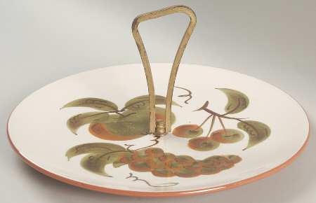 Orchard Song Round Serving Plate with Handle (DP)