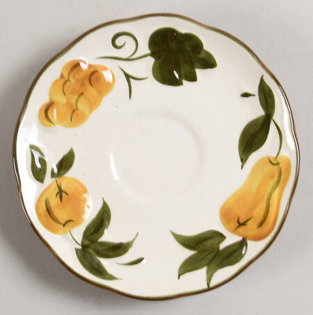 Sculptured Fruit Saucer for Flat Cup