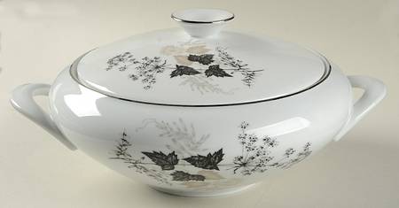 Wooddale Round Covered Vegetable
