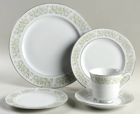 Springtime 5 Piece Place Setting