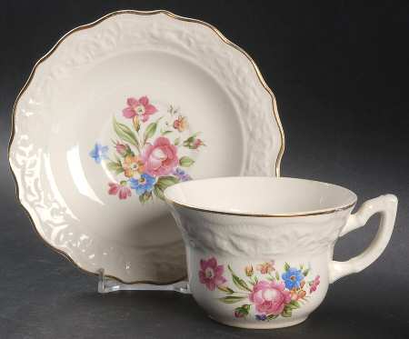 STT84 Footed Cup & Saucer Set