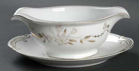 Joan Gravy Boat with Attached Underplate