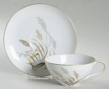 SUM1 Footed Cup & Saucer Set