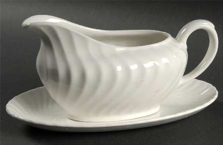 SWI3 Gravy Boat & Underplate