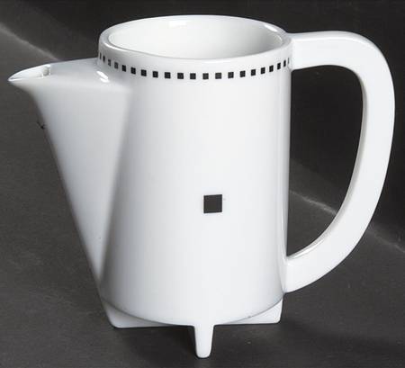 Tuxedo Black Creamer