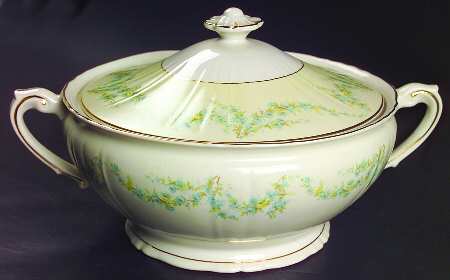 Appleton Round Covered Vegetable