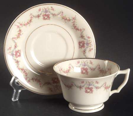 Arcadia Footed Cup & Saucer Set