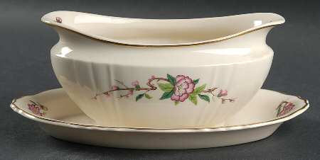 Arlington Gravy Boat with Attached Underplate