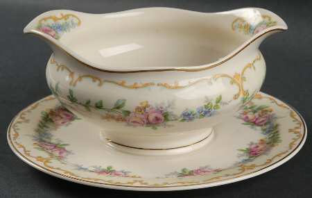 Avondale Gravy Boat with Attached Underplate