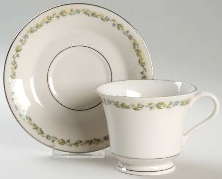 Belcanto (Platinum Trim) Footed Cup & Saucer Set
