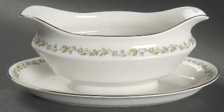 Belcanto (Platinum Trim) Gravy Boat with Attached Underplate