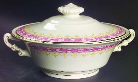 Betsy Ross Pink Round Covered Vegetable