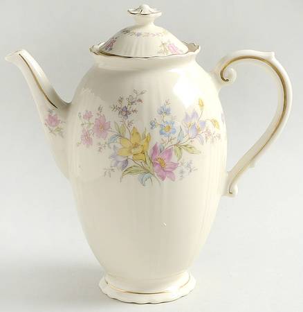 Briarcliff Coffee Pot & Lid