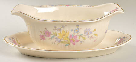 Briarcliff Gravy Boat with Attached Underplate