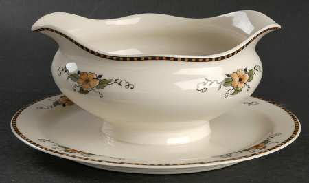 Chiquita Round Gravy Boat/Attached Underplate