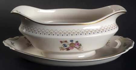 Coventry Gravy Boat with Attached Underplate