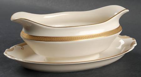 Diane (No Color Band) Gravy Boat with Attached Underplate