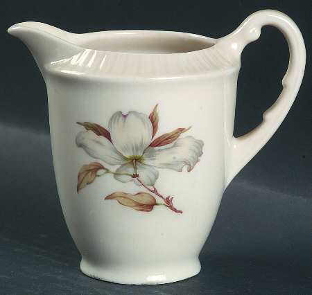 Dogwood (Shelledge, No Trim) Creamer
