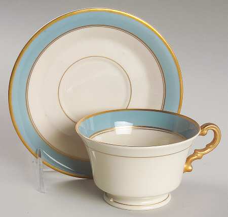 Edmonton Footed Cup & Saucer Set
