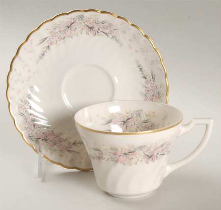 Elizabeth Flat Cup & Saucer Set