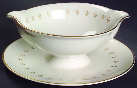 First Love Round Gravy Boat/Attached Underplate