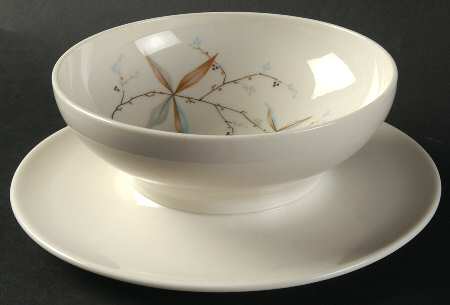 Finesse Gravy Boat with Attached Underplate
