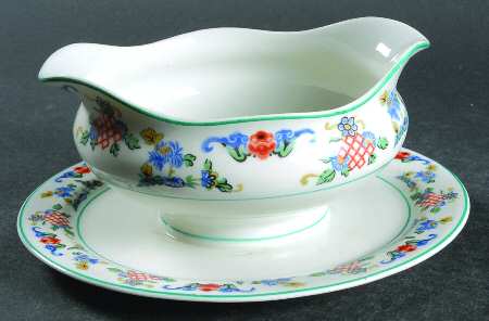 Fusan Round Gravy Boat/Attached Underplate