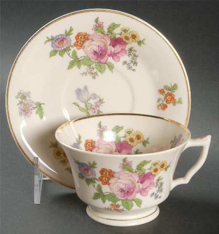 Glenwood Footed Cup & Saucer Set