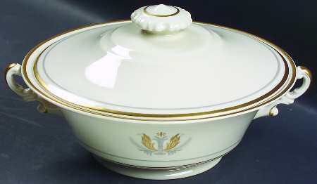 Governor Clinton Round Covered Vegetable