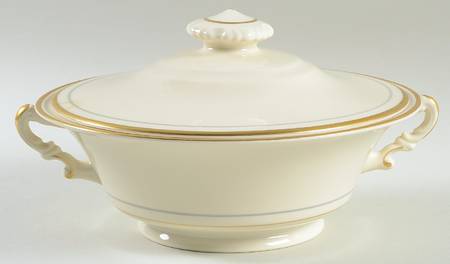 Governor Clinton Round Covered Vegetable