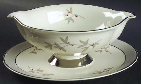 Harmony Round Gravy Boat/Attached Underplate