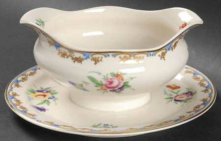 Lady Louise Gravy Boat with Attached Underplate