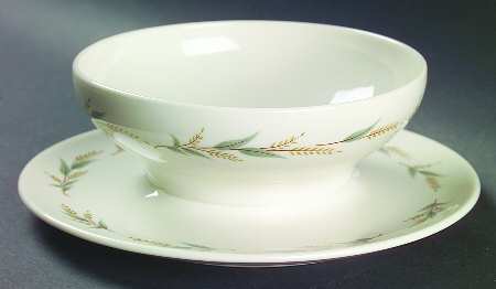 Lynnfield Gravy Boat with Attached Underplate
