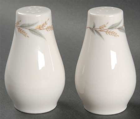 Lynnfield Salt & Pepper Set
