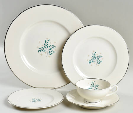 Lyric 40 Piece Estate Set