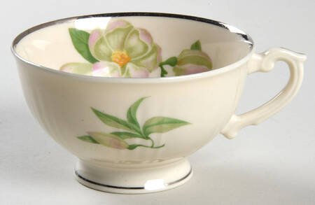 Magnolia Footed Cup