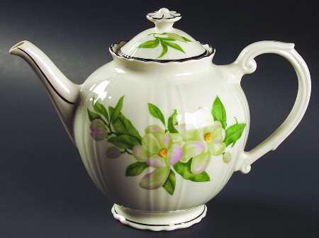 Magnolia Teapot & Lid