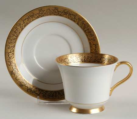 Medici Footed Cup & Saucer Set