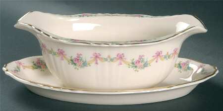 Milicent Gravy Boat with Attached Underplate