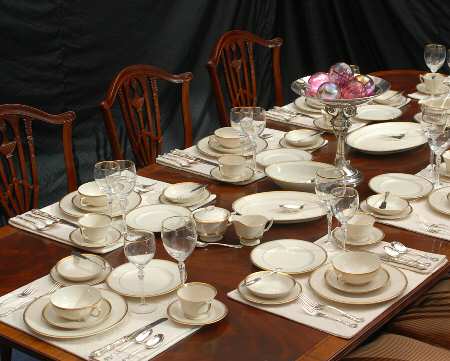 Monticello 71 Piece Estate Set