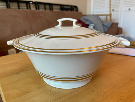 Nimbus Gold Round Covered Vegetable