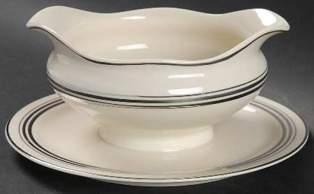 Nimbus Platinum Gravy Boat with Attached Underplate