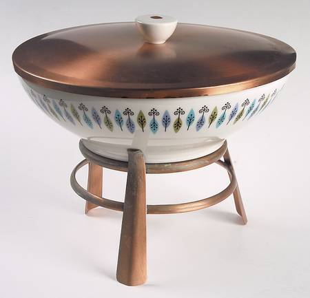 Nordic Round Covered Vegetable w/Copper Lid & Base