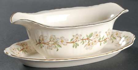 Orchard Gravy Boat with Attached Underplate